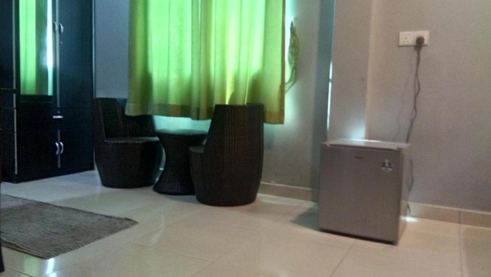 D Lima Beach Inn Pantai Cenang  Exterior photo
