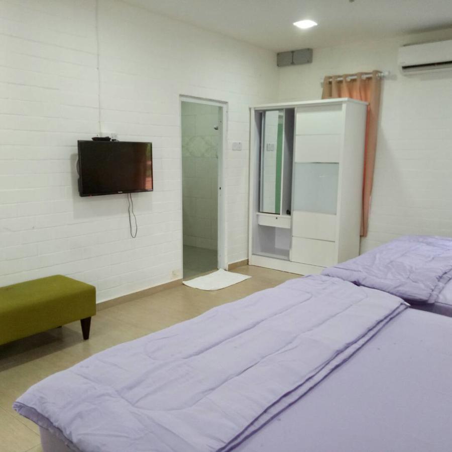 D Lima Beach Inn Pantai Cenang  Exterior photo