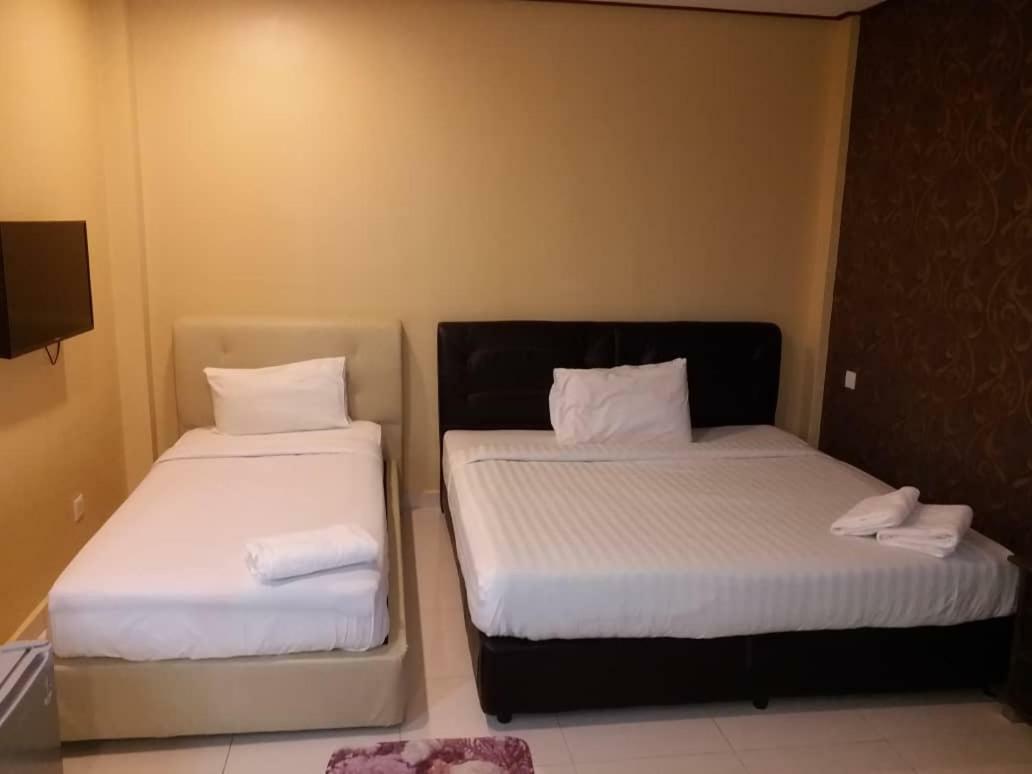 D Lima Beach Inn Pantai Cenang  Exterior photo